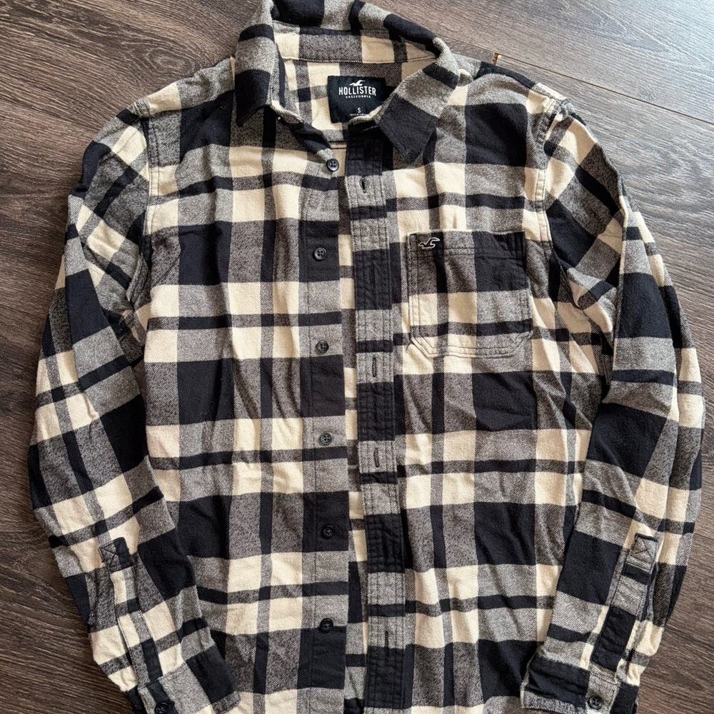 Hollister Black and Cream Checkered Shirt